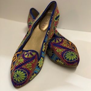 Me Too embroidered flats